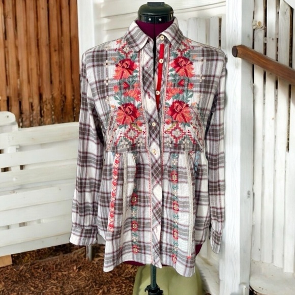 Johnny Was top, size S/M, tags removed, but RN # is a match, very good condition - Picture 1 of 10